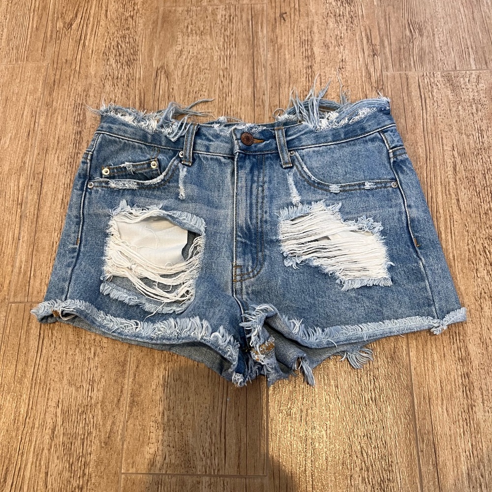 Ultra Distressed Jean Shorty shorts size 26